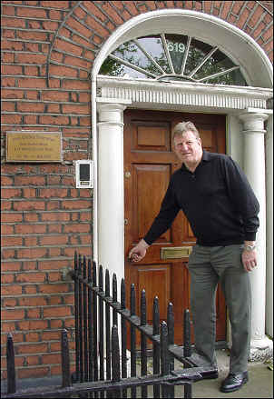 Stuart arrives at Kelly Roche House