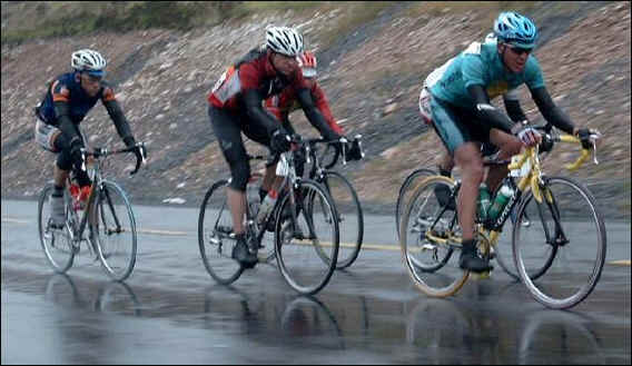 In this pic the eventual winner Kevin Dawson is sitting at the back, behind the Kasakh (in blue) and Brian Ahern. 