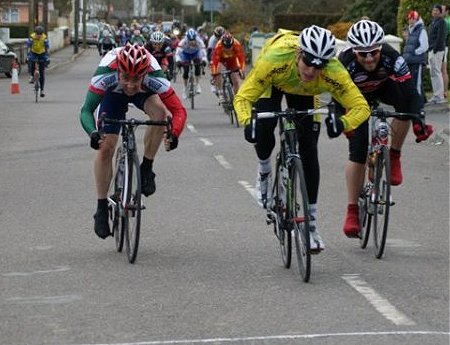 a1_race_bunch_sprint.jpg