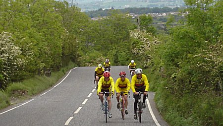 banbridgecyclistsmakeittotopofsturganbrae.jpg