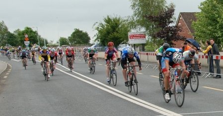 cat_3_stage_3_sprint_for_2nd.jpg
