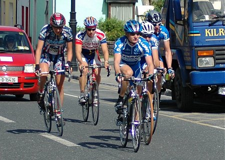 chasing_group_last_lap.jpg